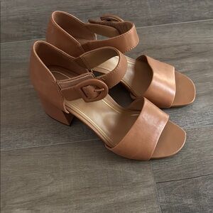 Vionic Tan Heels Modern Block Design